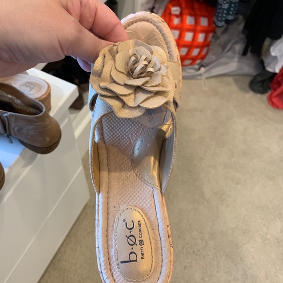 Sandals - Picture 2 of 3